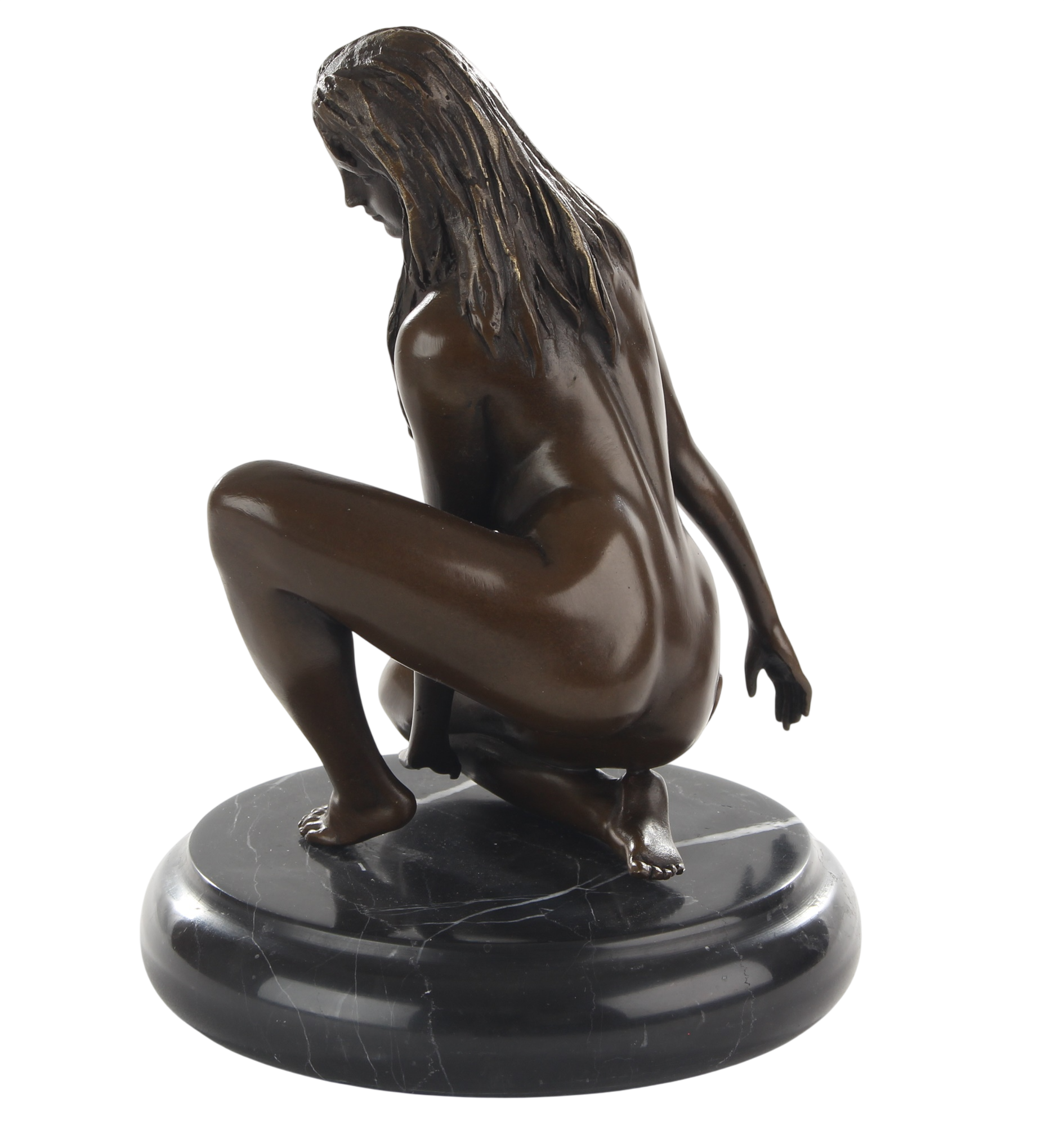 Bronzeskulptur junge Frau kniend – Frauenakt auf rundem Marmorsockel, Höhe 20 cm