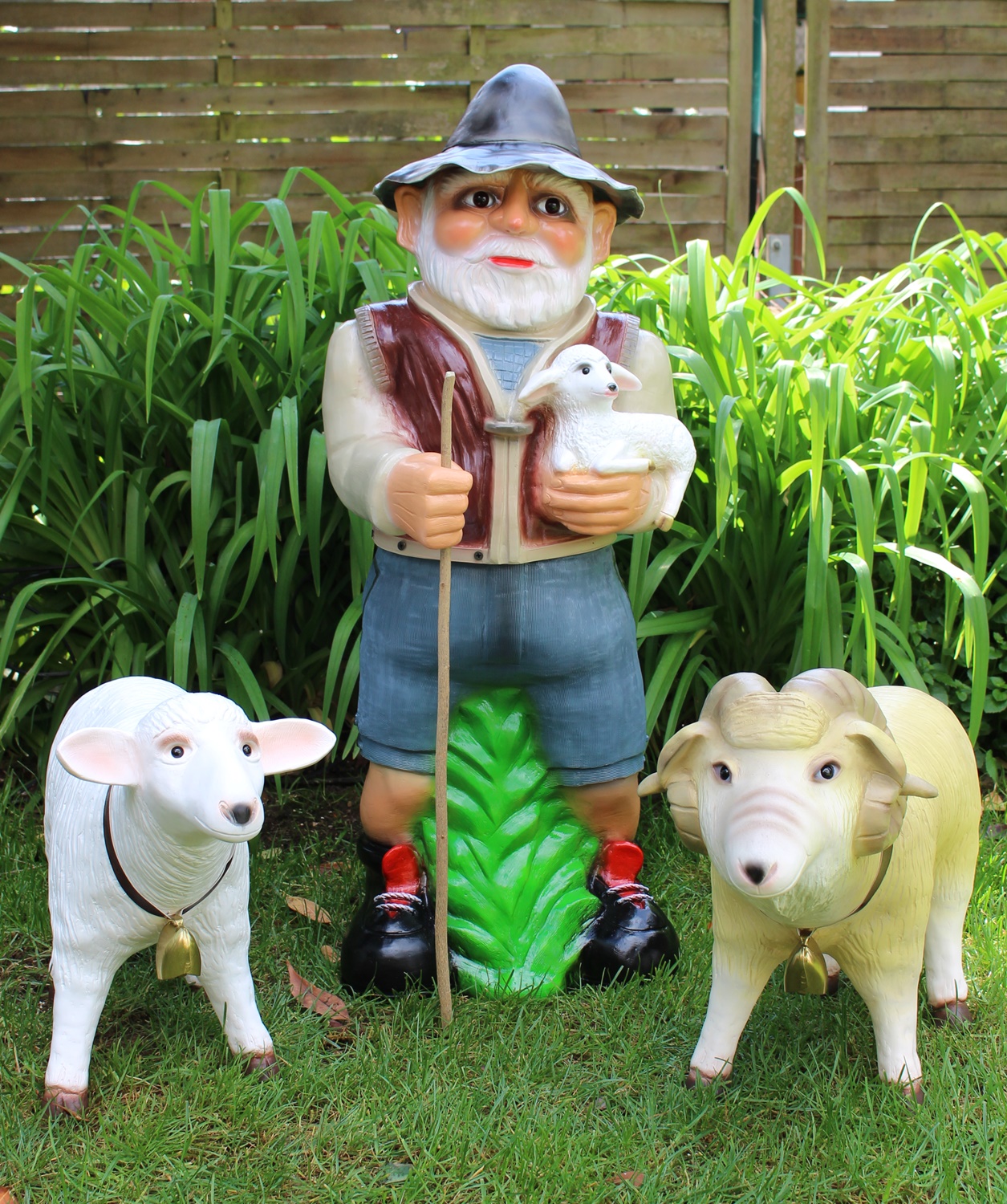 Rakso Deko Garten Figur Gartenfigur Dekofigur Tierfigur Hirte mit Schafbock und Schaf aus Kunststoff