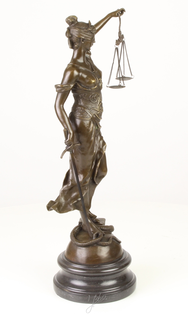 Bronzefigur Bronzeskulptur Bronze Justitia auf Marmorsockel H 45 cm Göttin der Gerechtigkeit Figur