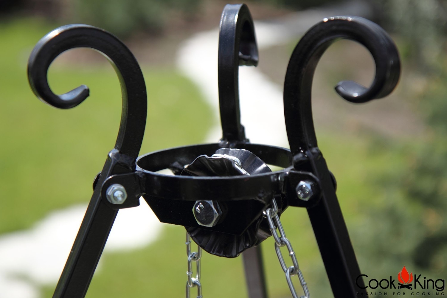 Schwenkgrill H 200 cm mit Grillrost Ø 70 cm aus Rohstahl Dreibein Grill Tripod Grillständer