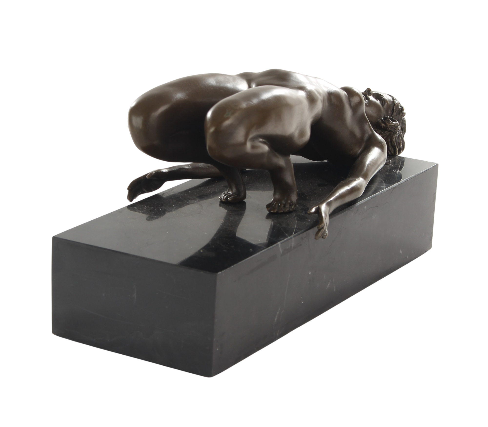 Bronzeskulptur junge Frau ruhend – Frauenakt auf schwarzem Marmorsockel, Länge 25,4 cm