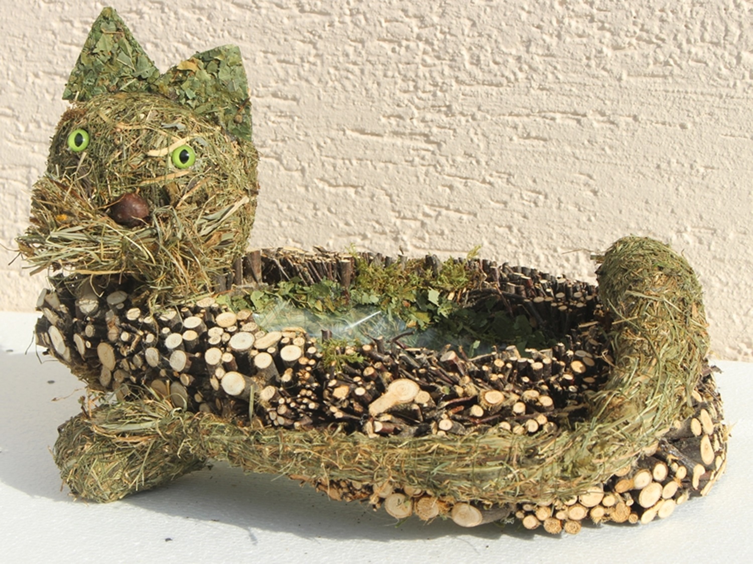 Deko Figur Katze liegend L 28 cm Figur zum Bepflanzen aus Naturmaterial Heu und Reisig Heukatze