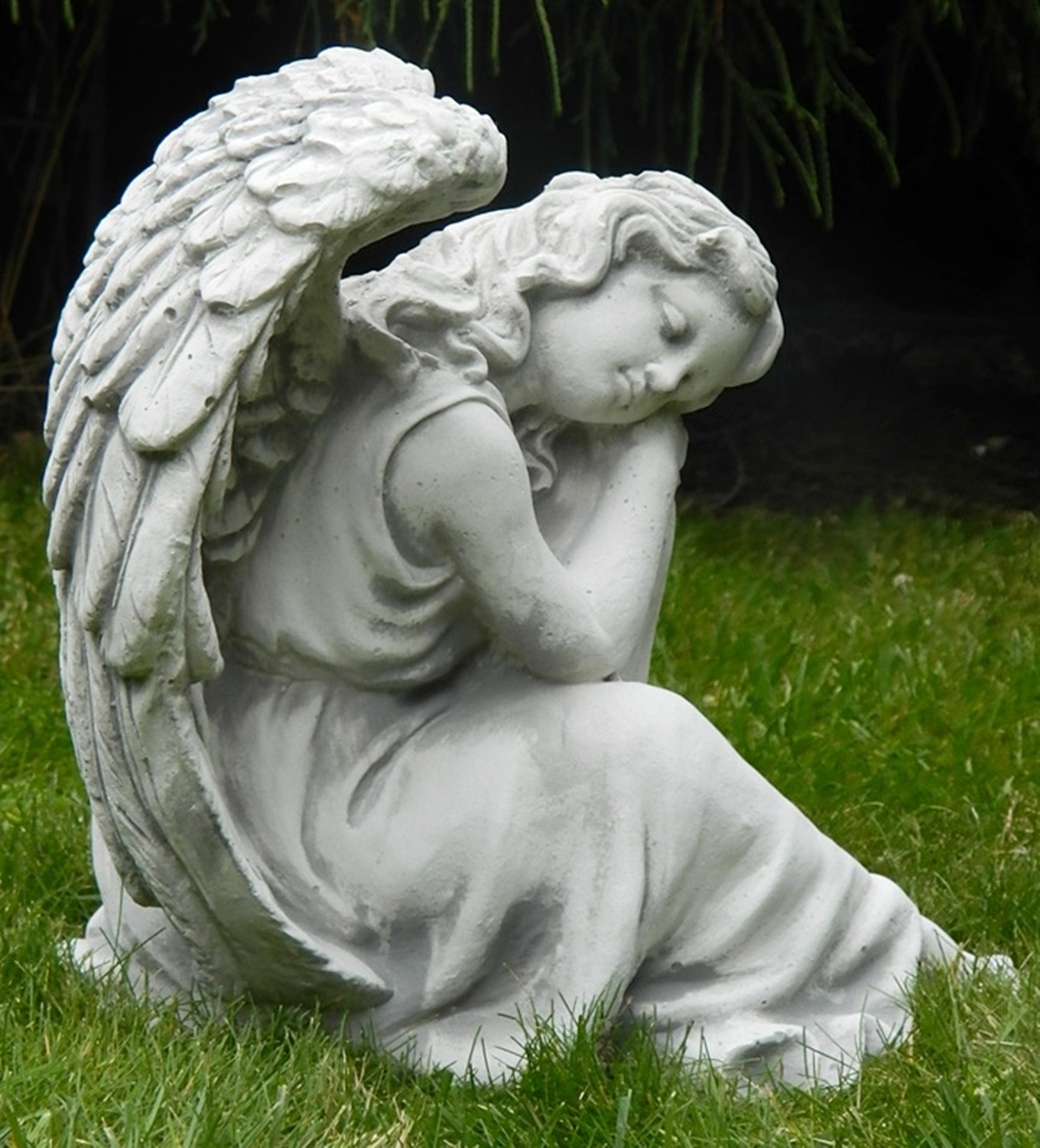 Beton Figur Engel sitzend und schlafend H 24 cm Dekofigur und Gartenskulptur