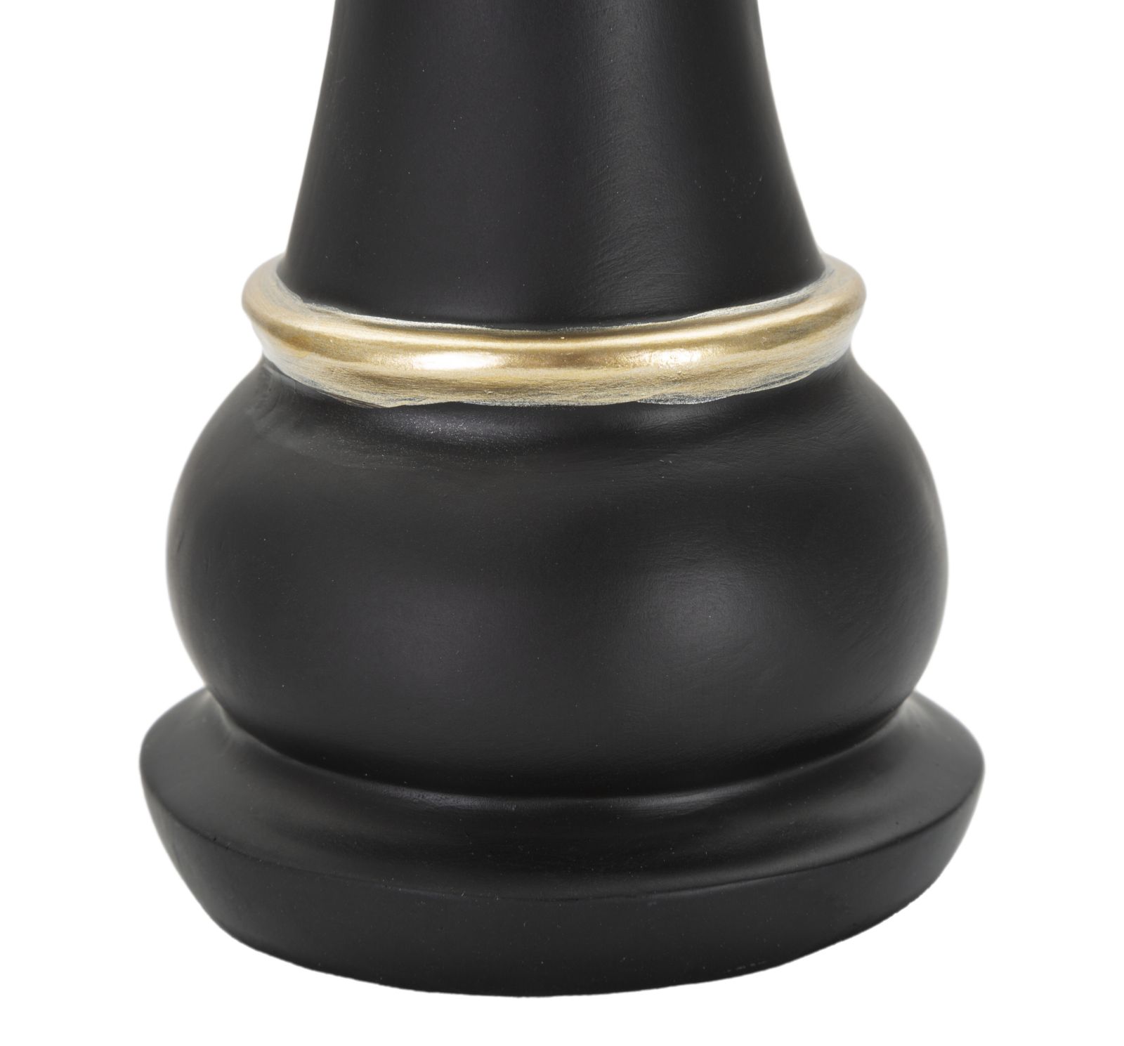 Detail des schwarzen Sockels mit goldfarbenem Zierring an der Schachfigur Dame aus Polyresin