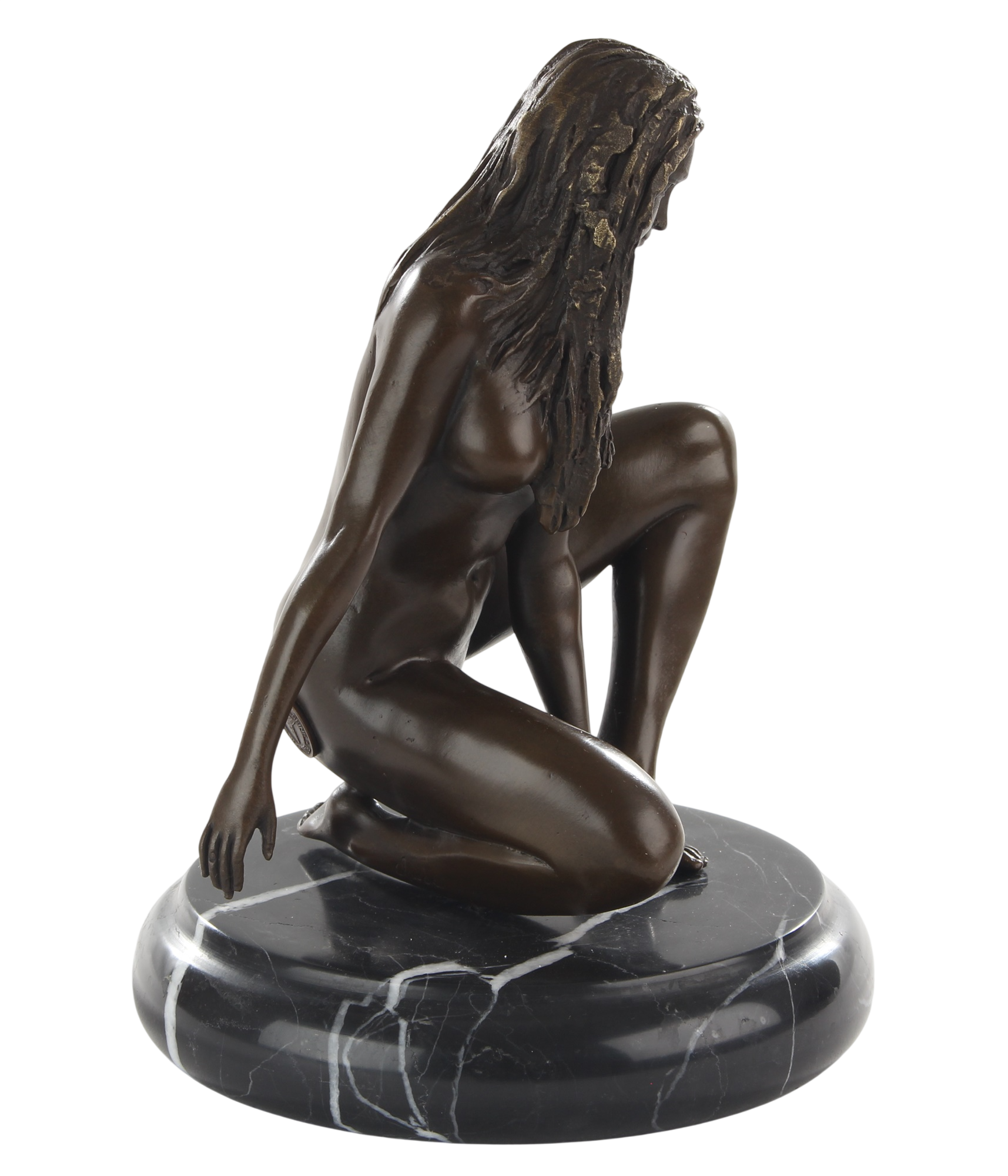 Bronzeskulptur junge Frau kniend – Frauenakt auf rundem Marmorsockel, Höhe 20 cm
