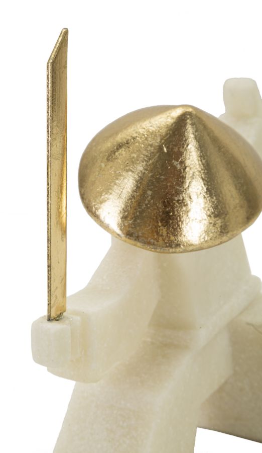 Samurai Oda Clan weiß-gold – abstrakte Dekofigur mit Schwert aus Polyresin für Wohnraum und Büro H 18,5 cm