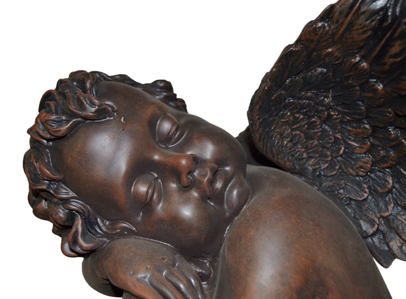 Deko Figur Engel schlafend auf Kugel - Höhe 60 cm - Dekofigur aus Resin bronzefarben